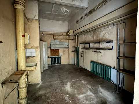 комерційна за адресою Центральна, 22-А