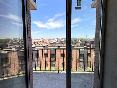 квартира по адресу 24 Серпня ул., (Будинок 12)