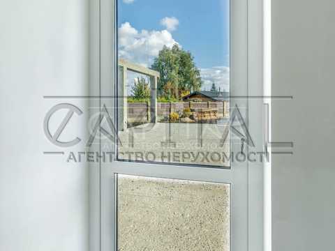 будинок за адресою с. Плюти, Світанкова