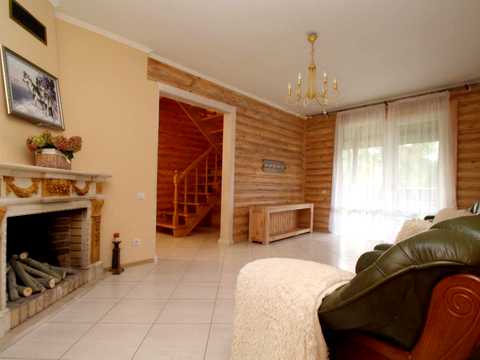 будинок за адресою Центральна вул., 50