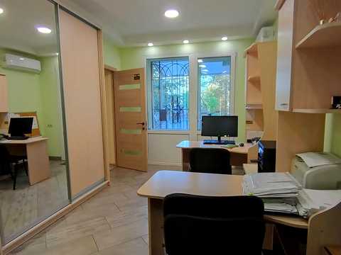 комерційна за адресою Мінеральна вул., 7Є