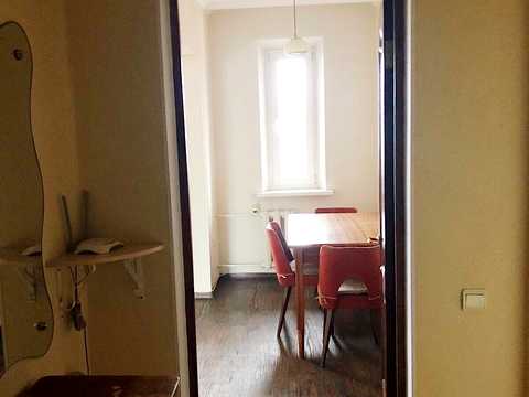 квартира за адресою Автозаводська вул., 61