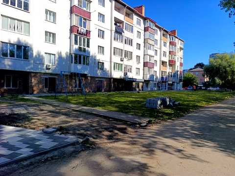 комерційна за адресою Романа Шухевича вул. (Курчатова), 6/2A
