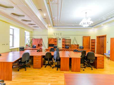 комерційна за адресою Липська вул., 10