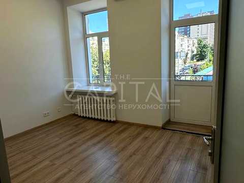 комерційна за адресою Володимирська вул., 97