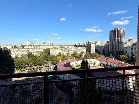 квартира за адресою Євгена Коновальця вул. (Щорса), 32-Б