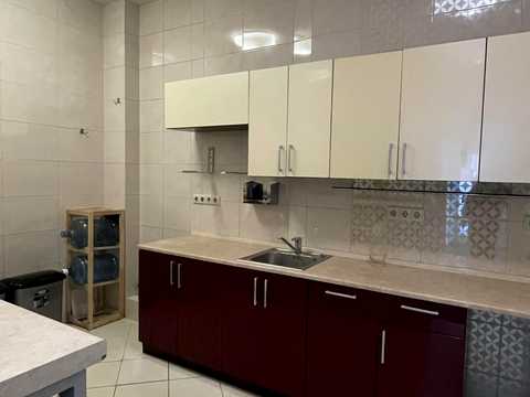 комерційна за адресою Антоновича вул., 33а