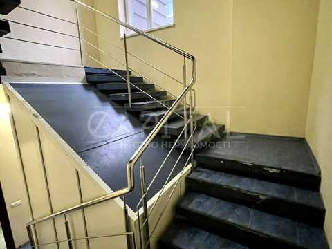коммерческая по адресу Днепровская набережная ул., 1-А