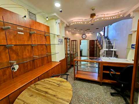 комерційна за адресою Гаванна вул., 10