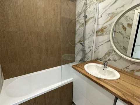 квартира за адресою Космічна вул., 5