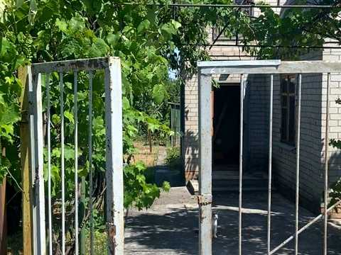 будинок за адресою с. Богатирівка, центральна