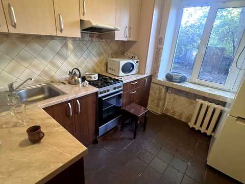 квартира за адресою с. Петропавлівська Борщагівка, Шкільна вул., 11