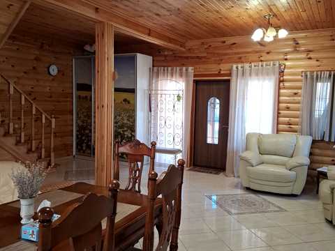 дом по адресу квітнева, 36