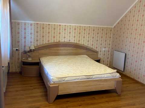 дом по адресу квітнева, 36