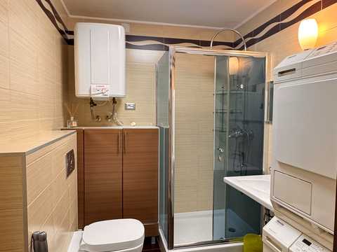 квартира за адресою Літературна вул., 12