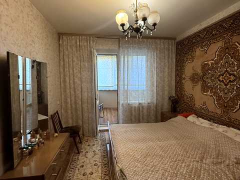 квартира за адресою Євгена Чикаленка вул., 81/1