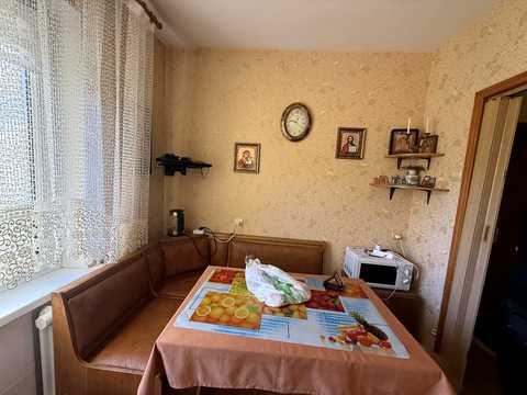 квартира за адресою Євгена Чикаленка вул., 81/1