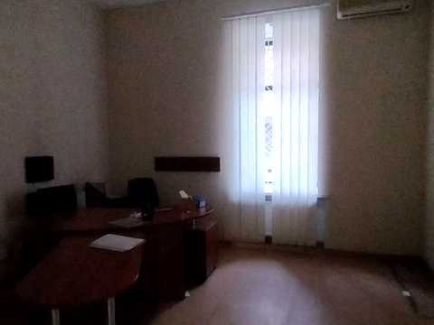 комерційна за адресою Велика Житомирська вул., 18