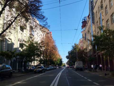комерційна за адресою Велика Житомирська вул., 18