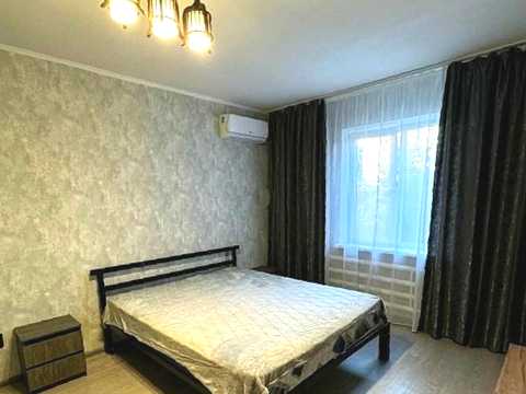 квартира за адресою Гетьмана Петра Дорошенка вул. (Жовтнева), 56