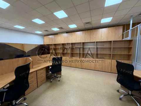 комерційна за адресою Волинська вул., 5