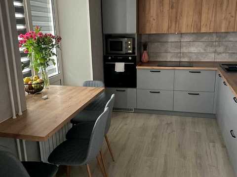 квартира за адресою Сім'ї Стешенків вул. (Тимофія Строкача), 3