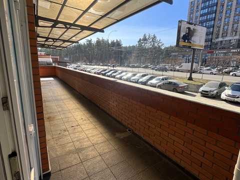 комерційна за адресою Університетська вул., 2-Л