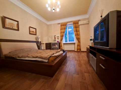 квартира за адресою Дмитра Яворницького просп. (Карла Маркса), 77