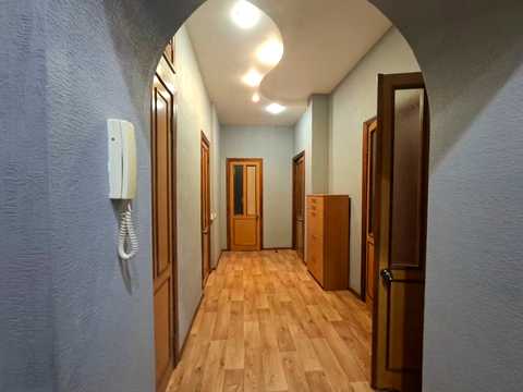 квартира за адресою Дмитра Яворницького просп. (Карла Маркса), 77