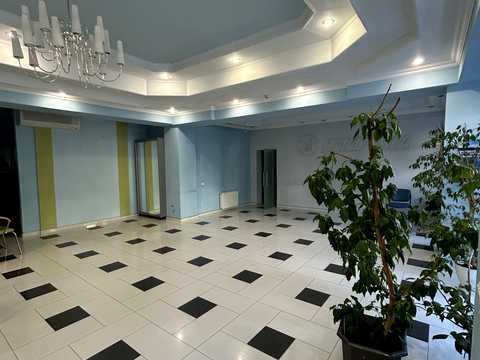 комерційна за адресою Чернівці, Головна вул., 128