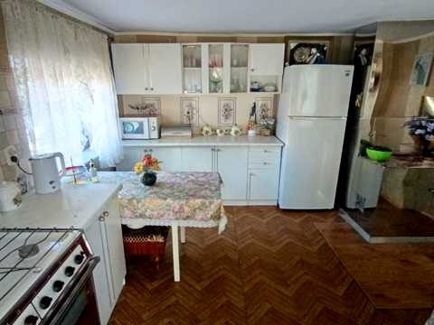 будинок за адресою Весела