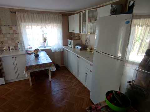 будинок за адресою Весела