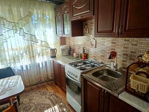 будинок за адресою Весела