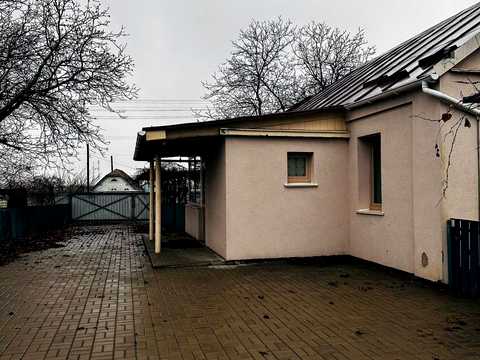 будинок за адресою Квітнева
