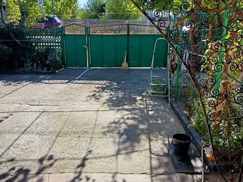будинок за адресою Весела