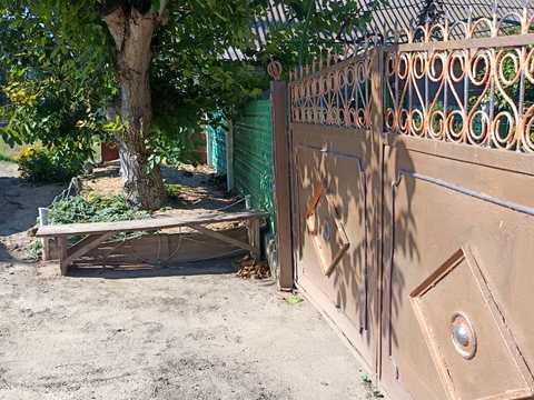 будинок за адресою Весела