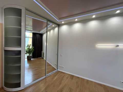 квартира за адресою Регенераторна вул., 4 к11