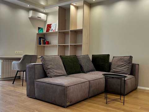 квартира за адресою Регенераторна вул., 4 к11