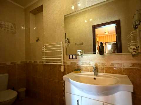 будинок за адресою Українських Декабристів вул.
