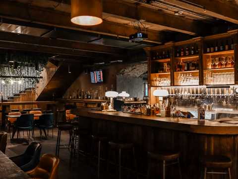 комерційна за адресою Басейна вул., 1/2