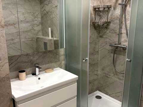 квартира за адресою Причальна вул., 8