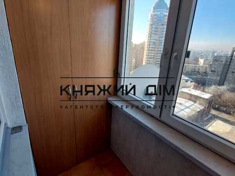 квартира за адресою Панаса Мирного вул., 17