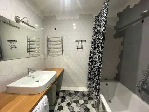 квартира за адресою Регенераторна вул., 4 к4