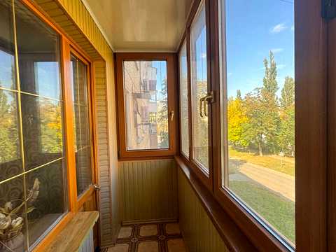 квартира за адресою Космонавтів вул., 45