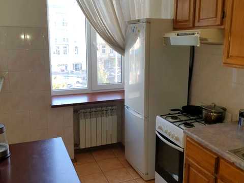 квартира за адресою Шота Руставелі вул., 1