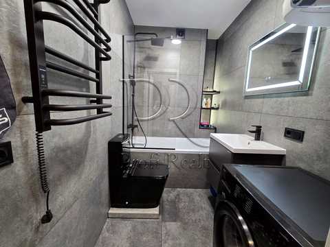 квартира за адресою Салютна вул., 2к8
