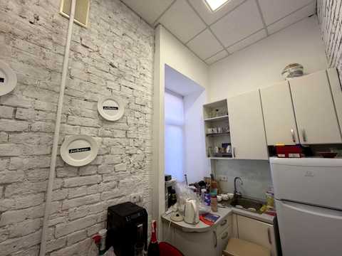 комерційна за адресою Лютеранська вул., 6-Б