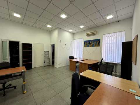 комерційна за адресою Лютеранська вул., 6-Б