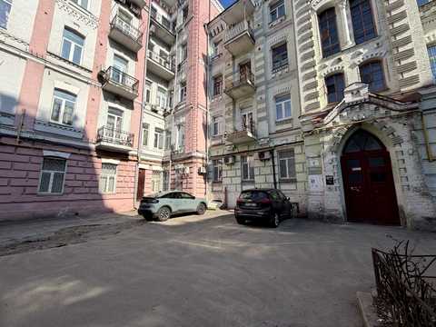 комерційна за адресою Лютеранська вул., 6-Б