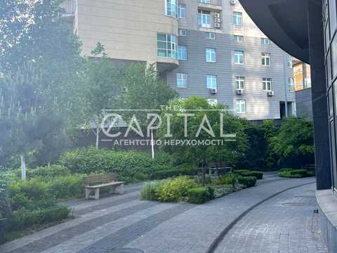 комерційна за адресою Буслівська вул., 12
